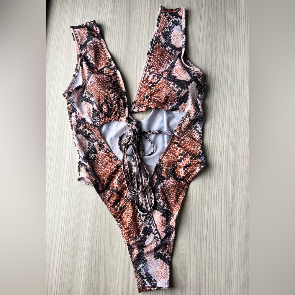 Snake printed one piece swim suit size Small